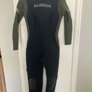 Women’s Wet Suit
